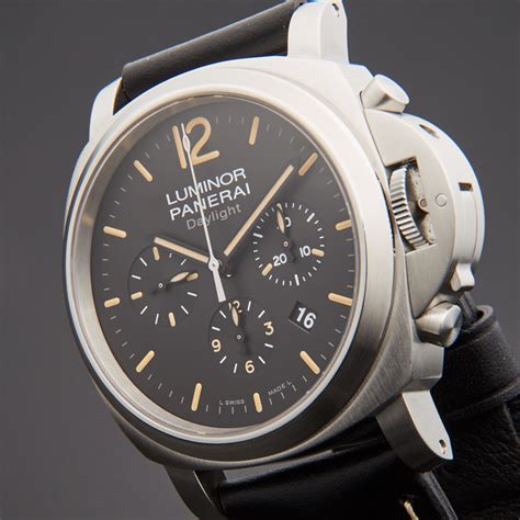 pre-owned panerai luminor